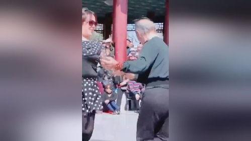 80多岁网红张大爷简介,80岁网红张大爷的人生传奇