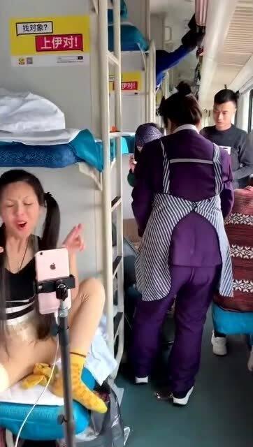 网红美女的肚子视频,展现母性光辉