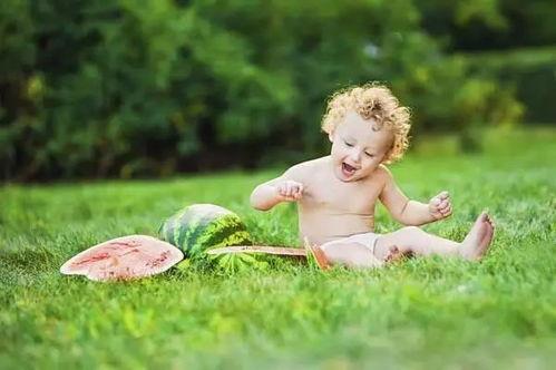 婴儿吃瓜歌,萌趣童谣中的夏日清凉时光